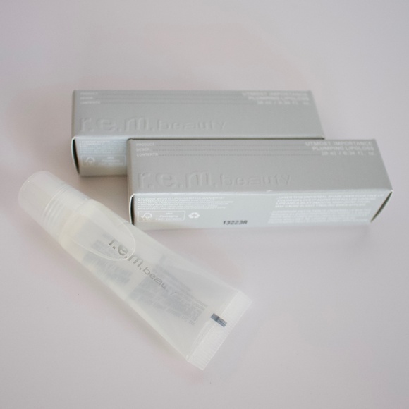 R.E.M Beauty Utmost Importance Clear Plumping Lip Gloss x2 NIB - Picture 1 of 10